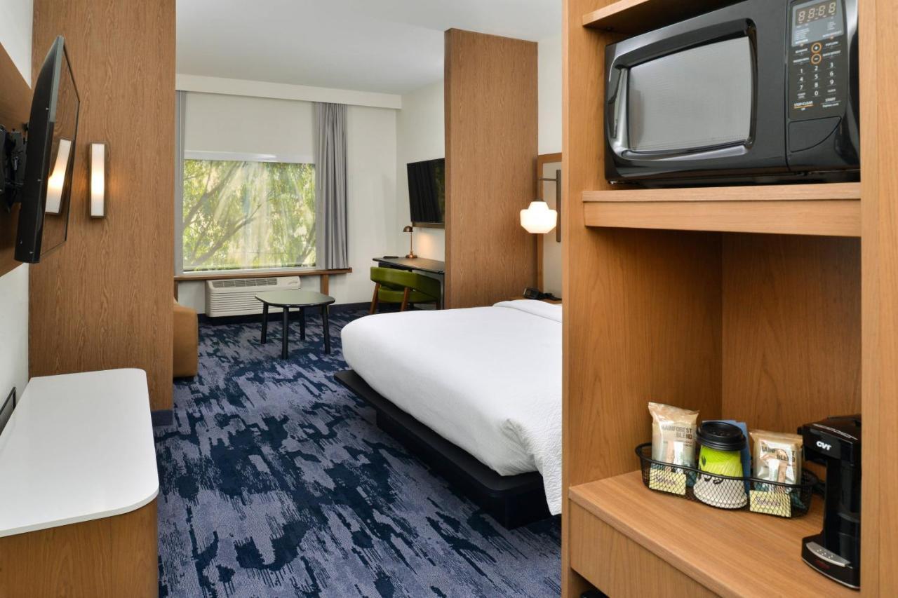 Fairfield Inn & Suites By Marriott Charlotte University Research Park Eksteriør bilde